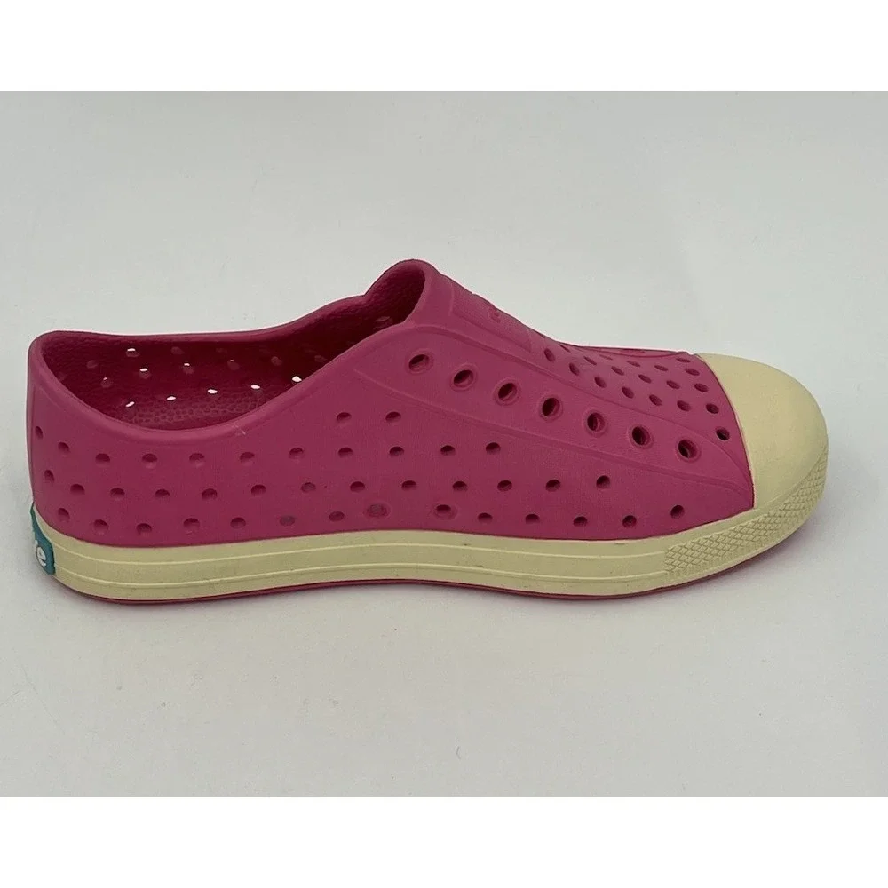 Native Jefferson Slip-On Waterproof Shoe Size 3 Hot Pink Play Outdoors Capsule